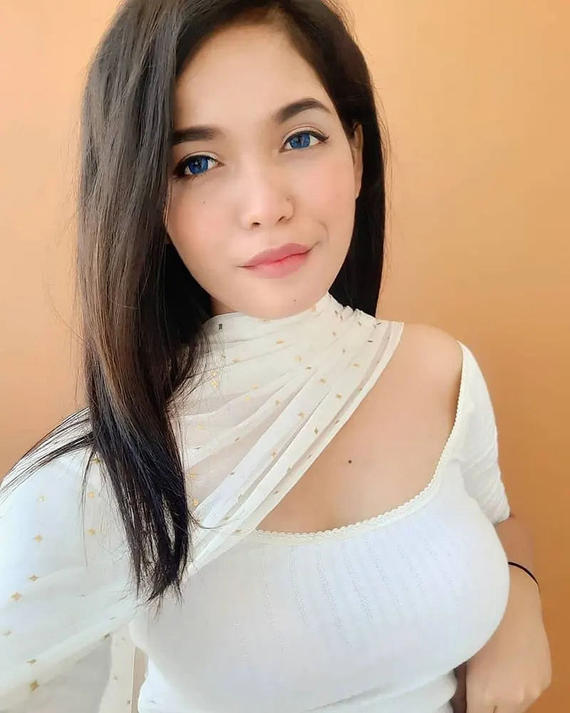 Murree Beautiful Women Profile